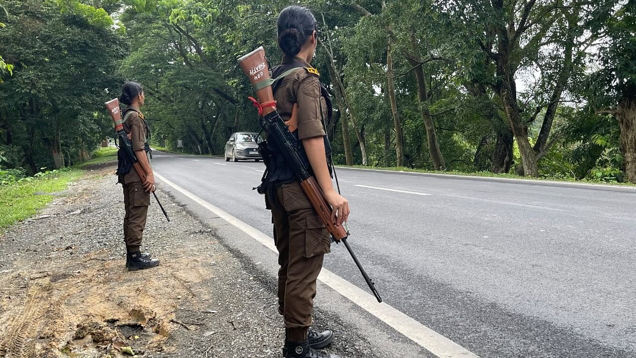 <div class="paragraphs"><p>The forest cadets guarding the highway stretch in Kaziranga. </p></div>